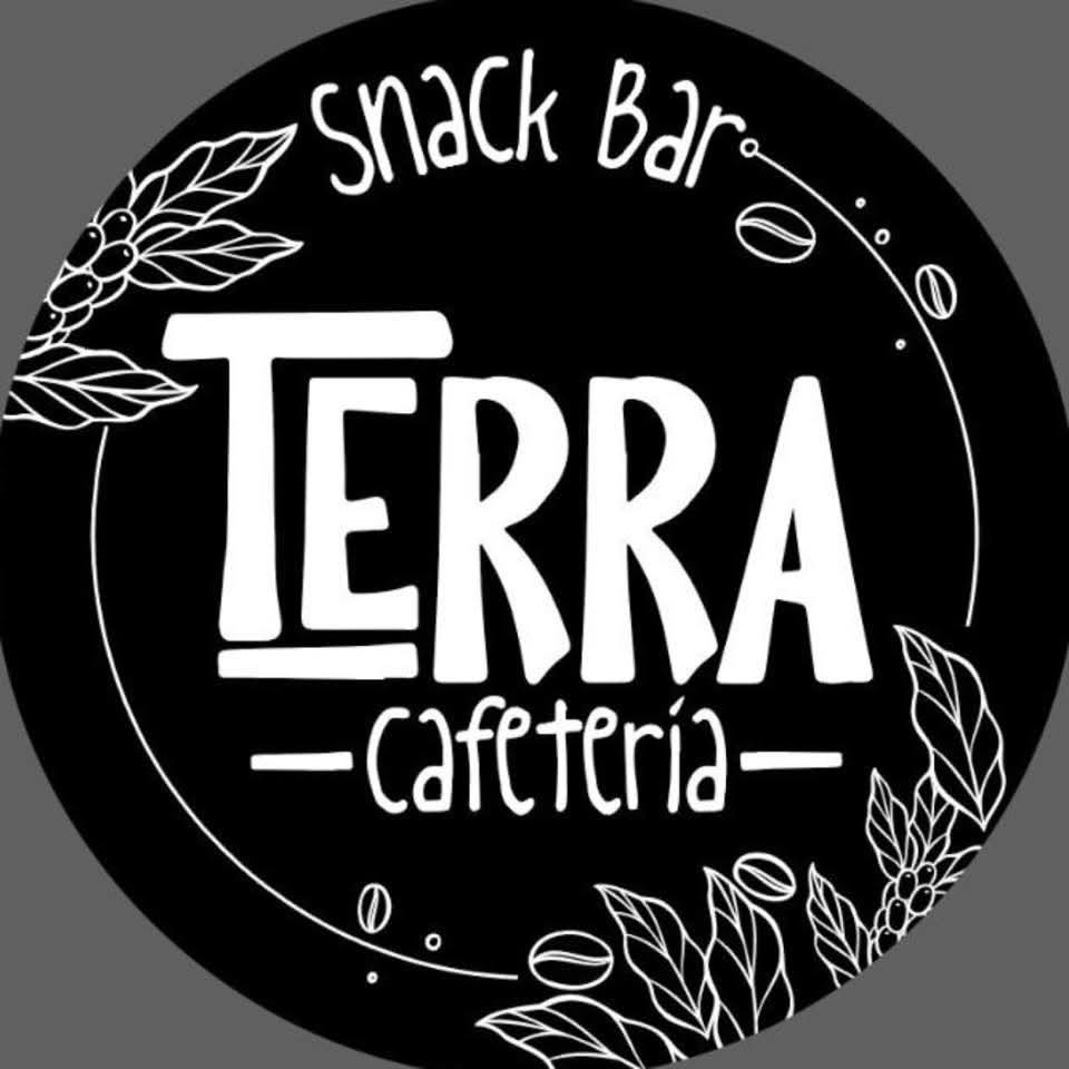 Puedes salir a reunirte con familia y amigos en el centro de Macas, en donde podrás encontrar sándwiches, postres, bebidas calientes, bebidas frías y mucho más...